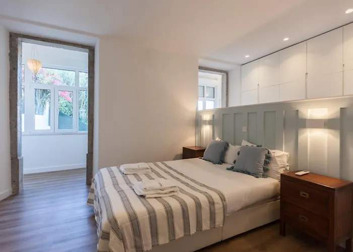 Flh Graca Charming Duplex With Small Pool Apartamento *