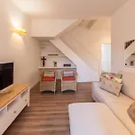Flh Graca Charming Duplex With Small Pool アパート リスボン