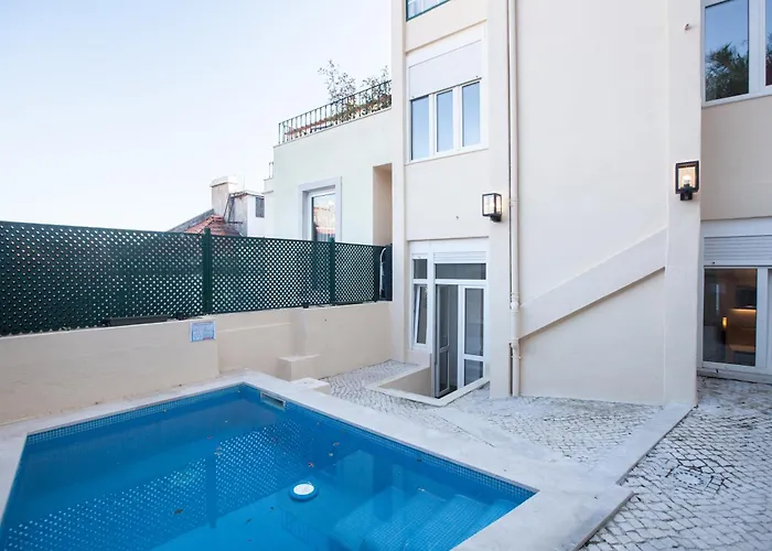 Flh Graca Charming Duplex With Small Pool ליסבון
